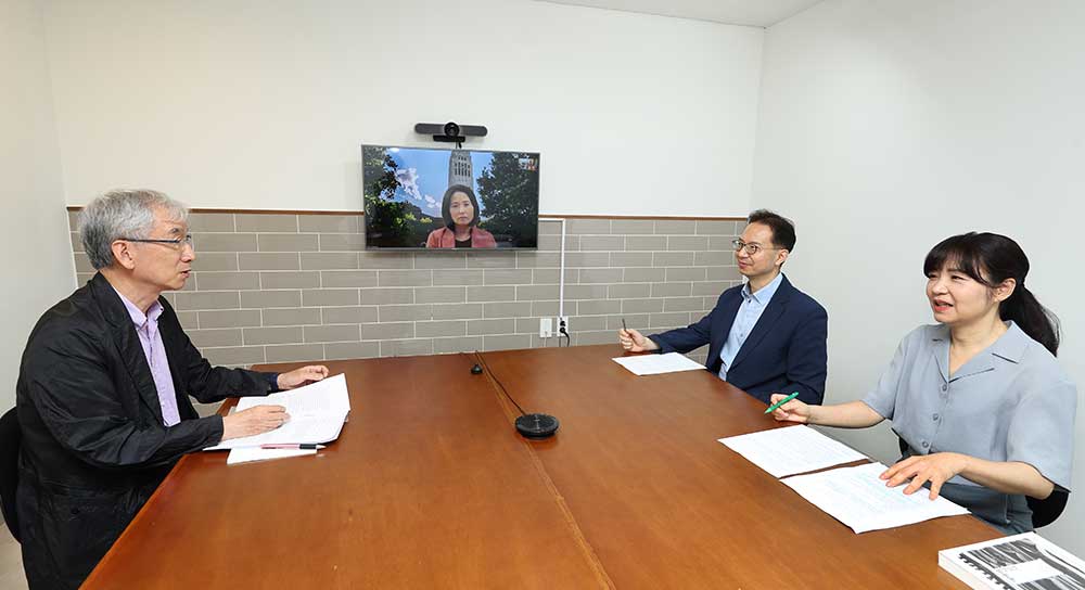 왼쪽부터 백영서 유영주 김성문 백민정